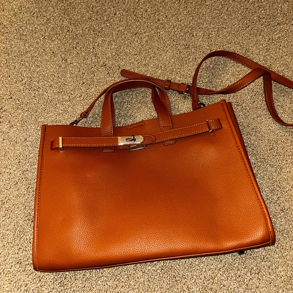Chic Tan Leather Satchel